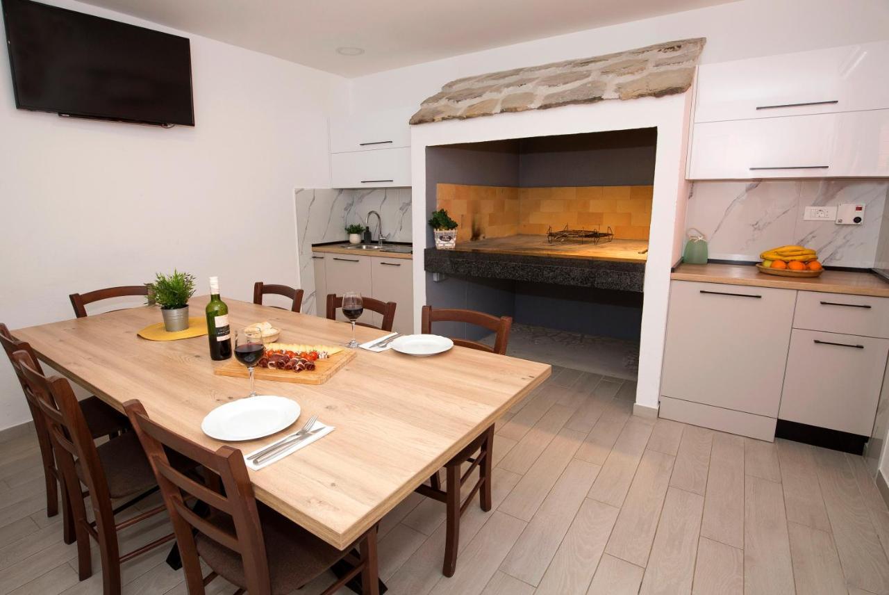 Apartment Maya Bellissima Tugare Εξωτερικό φωτογραφία